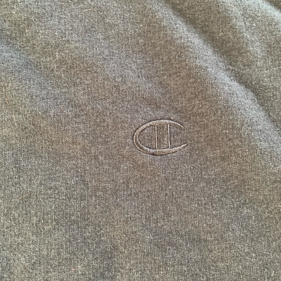 Champion Sweatshirt - Picture 2 of 7